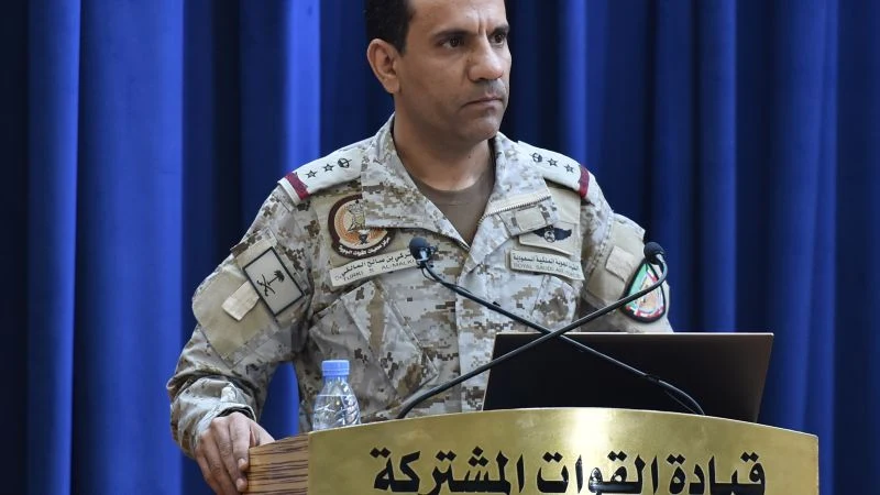 سقوط مقذوف بمطار الملك فهد الدولي الدمام وسط تداعيات أمنية وتأثيرات على الملاحة