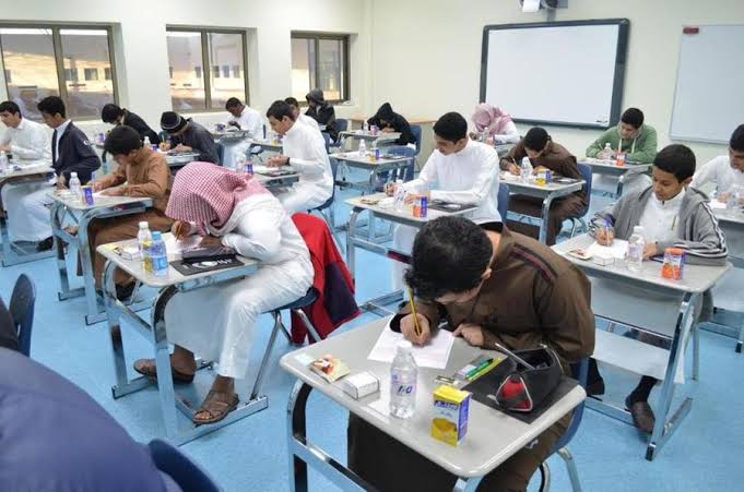 عاجل تعليق الدراسة غداً يوم الاثنين في هذه المناطق بالسعودية وتحويلها عن بعد لدى وزارة التعليم 1445