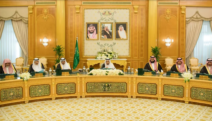ضوابط العمل خارج اوقات الدوام.. مجلس الوزراء السعودي يُوضح