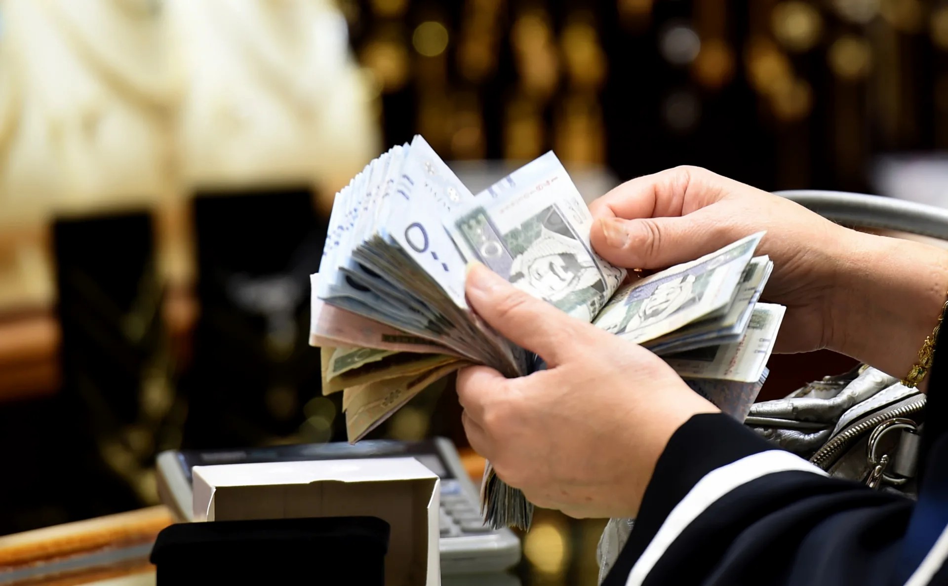 هل تم ايداع حساب المواطن اليوم؟.. وزارة الموارد البشرية تُوضح