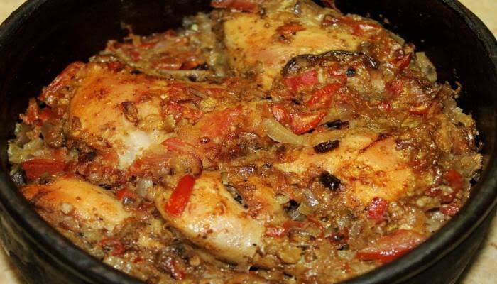 مفيدة وشهية.. خطوات تحضير صنية الدجاج بالبصل المتبل في المنزل بأسهل الخطوات