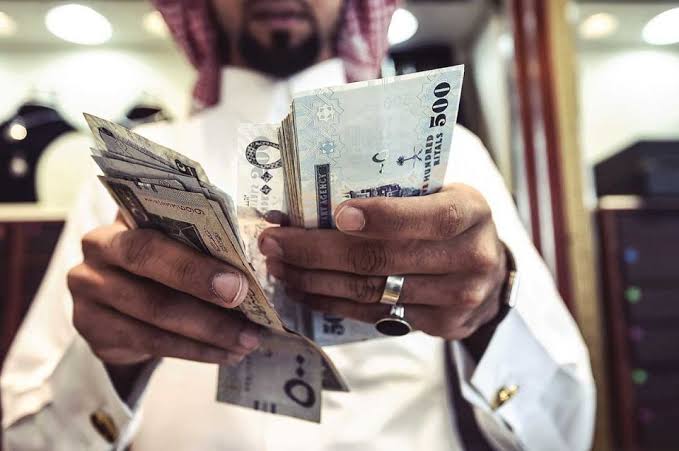 أبشروا يا سعوديين|.. العلاوة السنوية 1445 والعام الميلادي الجديد 2024 بهذا الموعد وكم ستكون قيمة تلك الزيادة؟