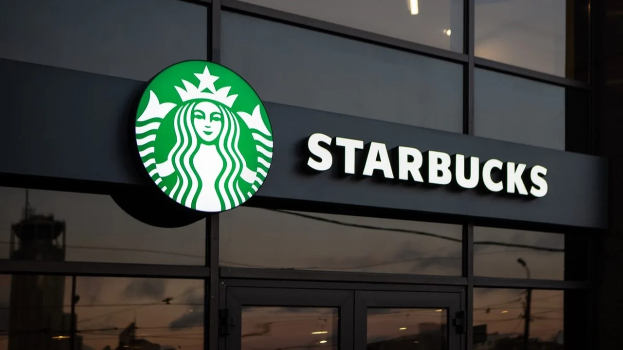سلسلة STARBUCKS العالمية في أقل من 20 يوم خسائر 12 مليار دولار STARBUCKS تعاني منها