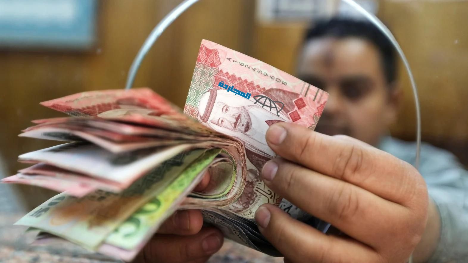 خرج عن السيطرة.. فاق كل التوقعات سعر الريال في السوق السوداء اليوم مع أسعار الريال الرسمية في مختلف البنوك المصرية