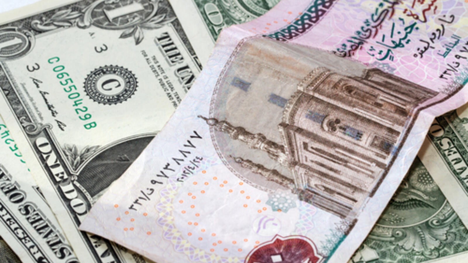 “ارتفاع صارم” سعر الدولار في السوق السوداء والبنوك بمصر اليوم الاحد 7 يناير 2024