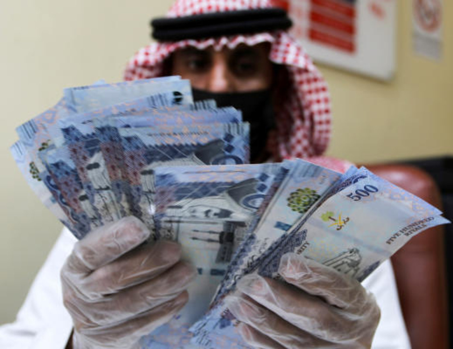 منصة اعتماد الاستعلام عن الراتب لشهر يناير 2024 بعد تأخير صرفه وهل يشمل الزيادة السنوية؟