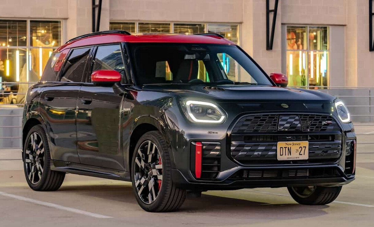 بتصميم هاتشباك وإمكانيات عالية.. سعر ومواصفات سيارة ميني كوبر JCW كنتريمان 2025 بأحدث التقنيات