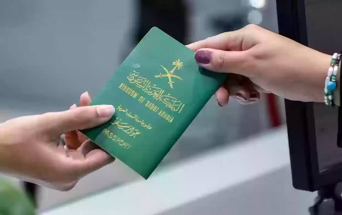من خلال منصة التأشيرات|.. إليك خطوات الاستعلام عن تأشيرة الزيارة للسعودية برقم الجواز 2024