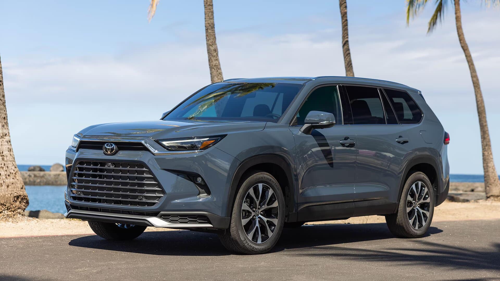 أقوى دفع رباعي في الخليج//مواصفات سيارة TOYOTA Kluger Grand 2024 من شركة تويوتا اليابانية