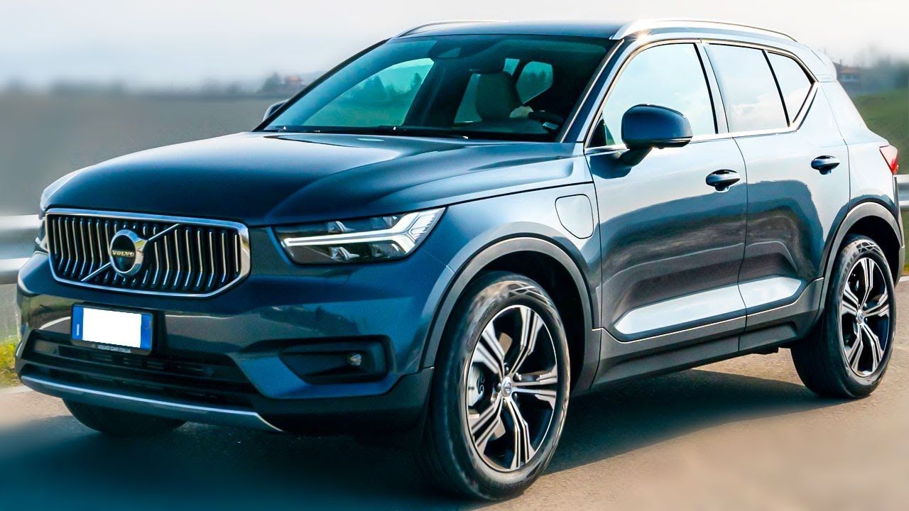 وحش السيارات الأمريكية..سعر ومواصفات سيارة Volvo EX40 وec40 في أسواق المملكة العربية السعودية