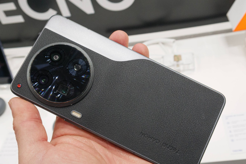 «كأن معاك ايفون».. مواصفات هاتف Camon 30 Premier .. شبيه الايفون المثالي