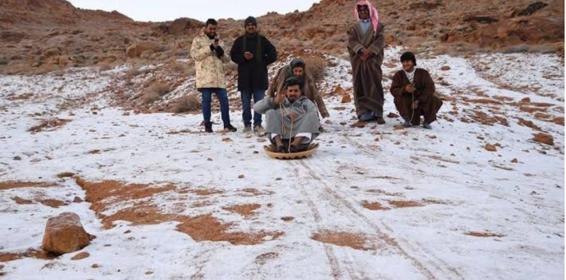تساقط الثلوج على هذه المنطة.. تحذيرات من تغيرات جوية حادة وأمطار رعدية متوسطة إلى غزيرة في عدة مناطق