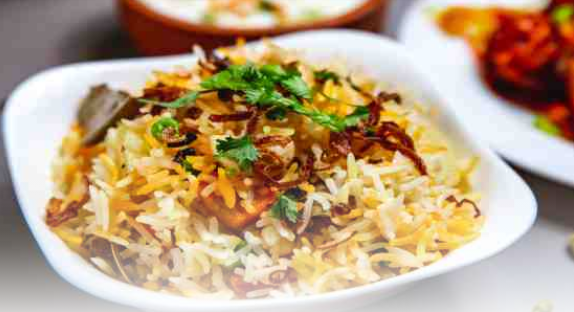 “من قلب المطبخ السعودي”.. طريقة عمل الرز البرياني بالدجاج وصفة سهلة للمبتدئين