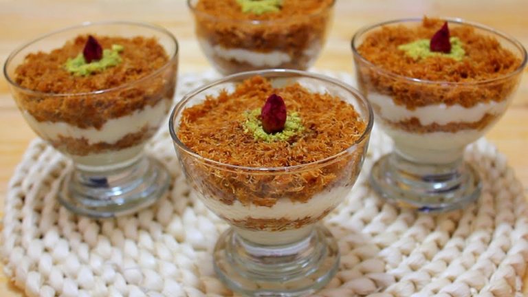 "هتحضريها في 10 دقايق " طريقة عمل الكنافة بدون فرن في عشر دقائق بطبقات متعددة وبطريقة سهلة وبسيطة وطعم زي الجاهز