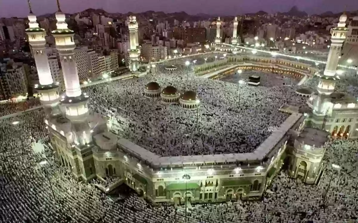 “باقي كم ساعة؟؟!!”.. موعد صلاة التهجد في الحرم المكي 1445 بالساعة وجدول أئمة صلاة التهجد في الحرمين الشريفين