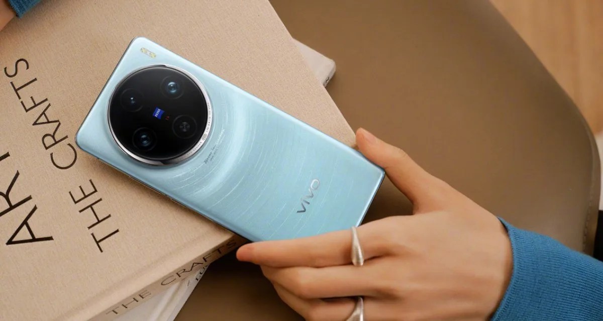 الاناقة والشياكة كلها فيه.. اليكم هاتف Vivo X100 Pro صاحب المواصفات العالمية.. اشتريه وهتدعيلي!!