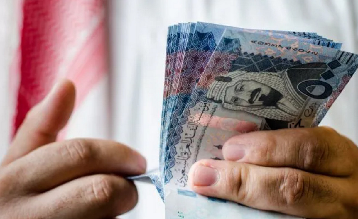 زيادة رواتب المدنيين والمتقاعدين 1445 بعد تغيير موعد صرف معاشات التقاعد؟ العناية بالمستفيدين توضح
