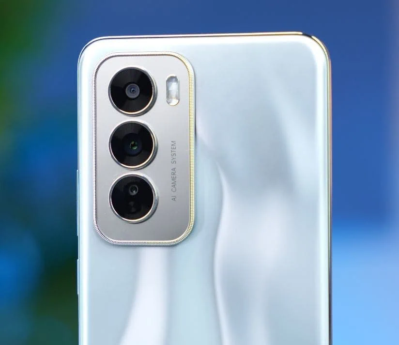 مواصفات Oppo Reno 12 اهمها الرام: 256/512 والمعالج: ثماني النواة Dimensity 7300 Energy تكنولوجيا 4 نانو